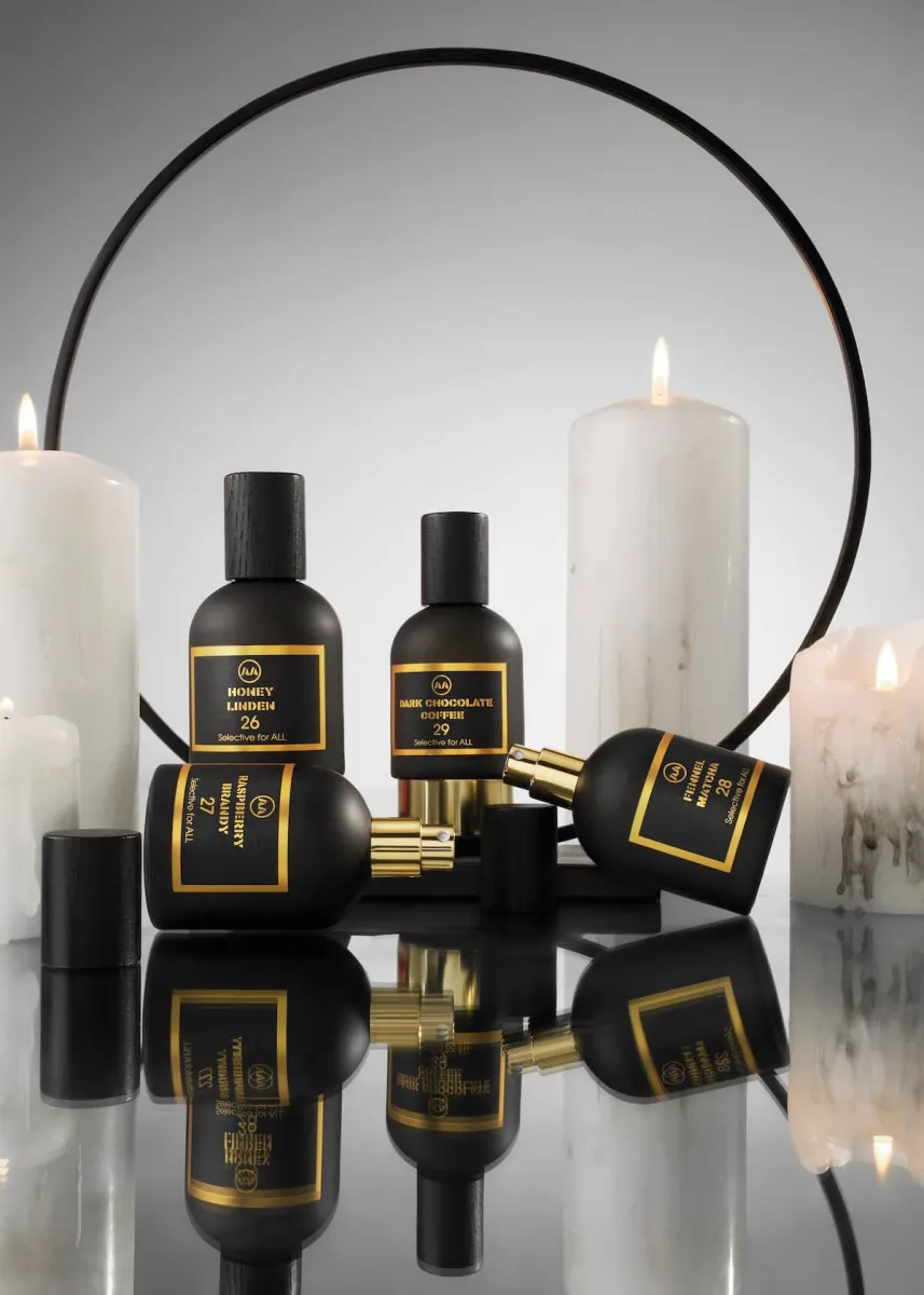 2025.12.12 Amazing Aroma7948 (1)